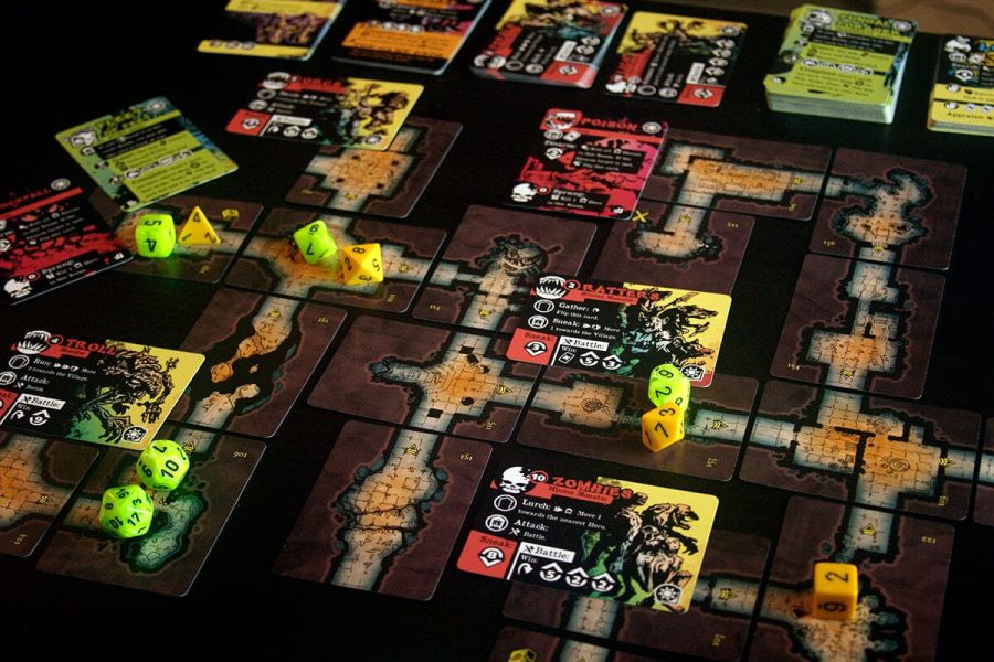 Einsame Würfelhelden im Dungeon.