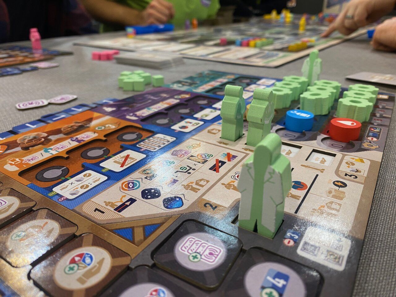 Manoomin: Die Kinson Key Games Handschrift ist erkennbar.